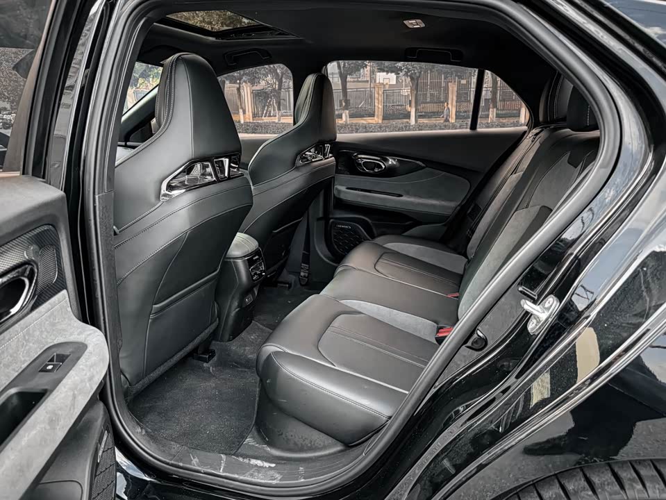 Trumpchi Shadow Leopard