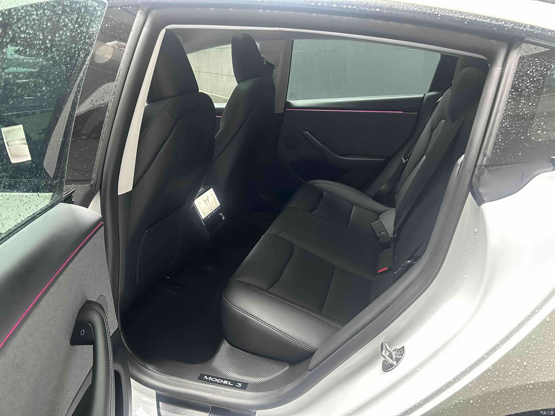 Tesla Model 3, 2025 3