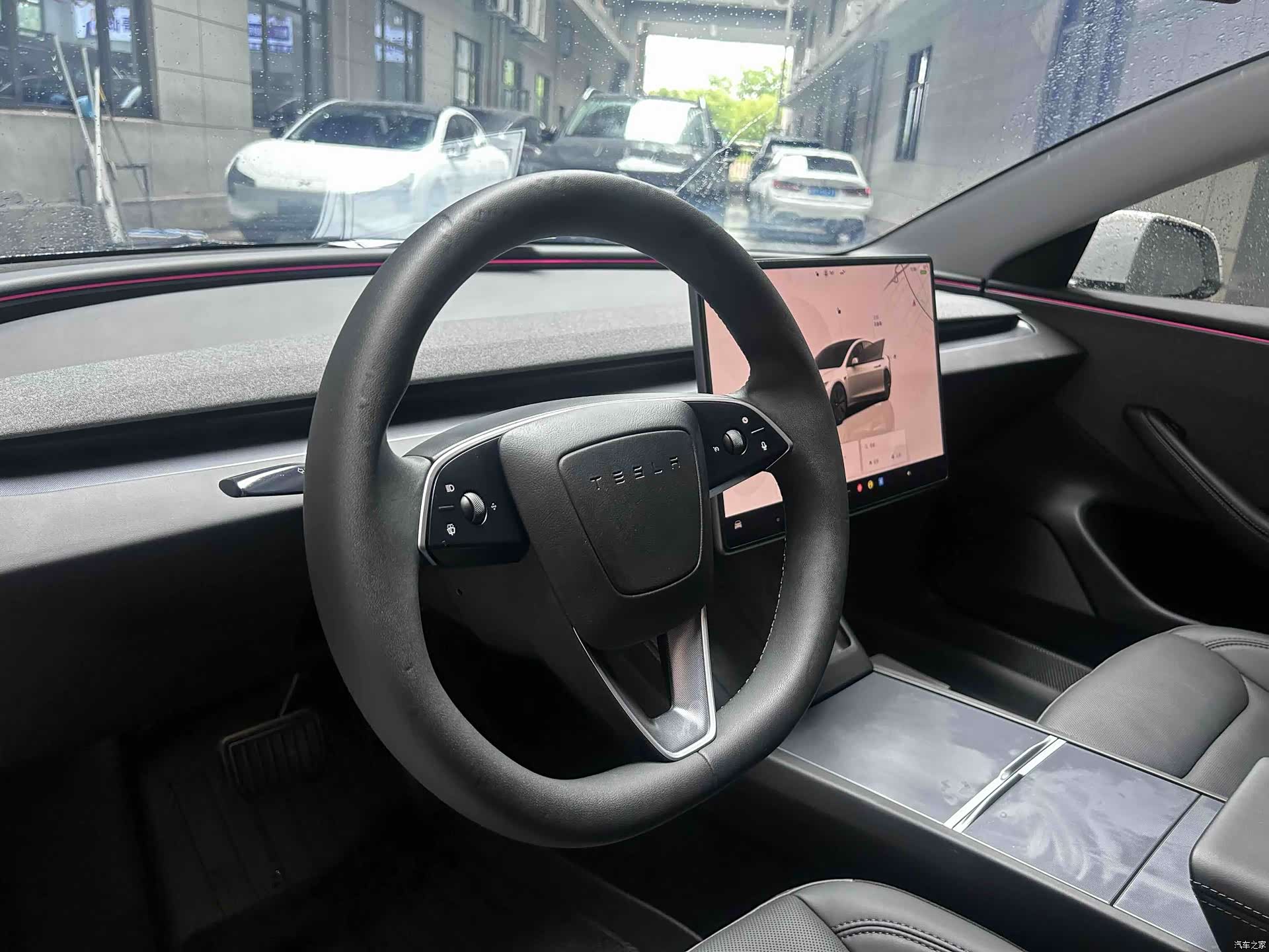 Tesla Model 3, 2025 13