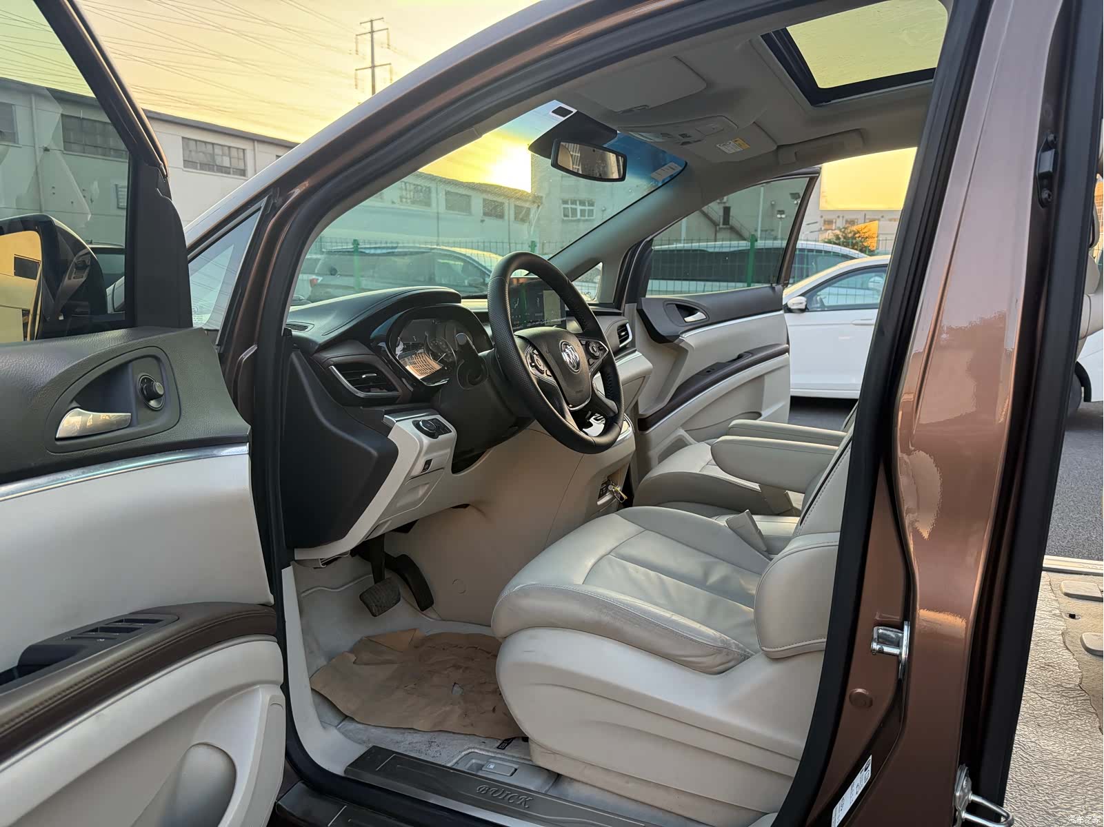 Buick GL8, 2020 10