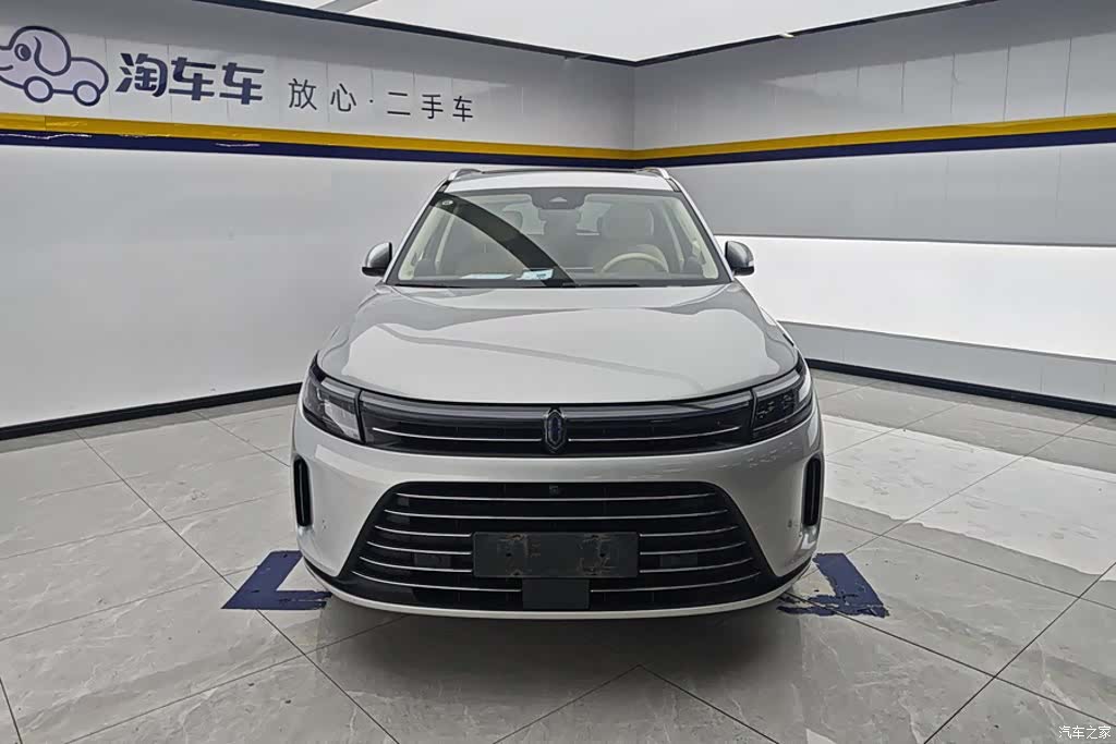 AITO M7, 2023 2