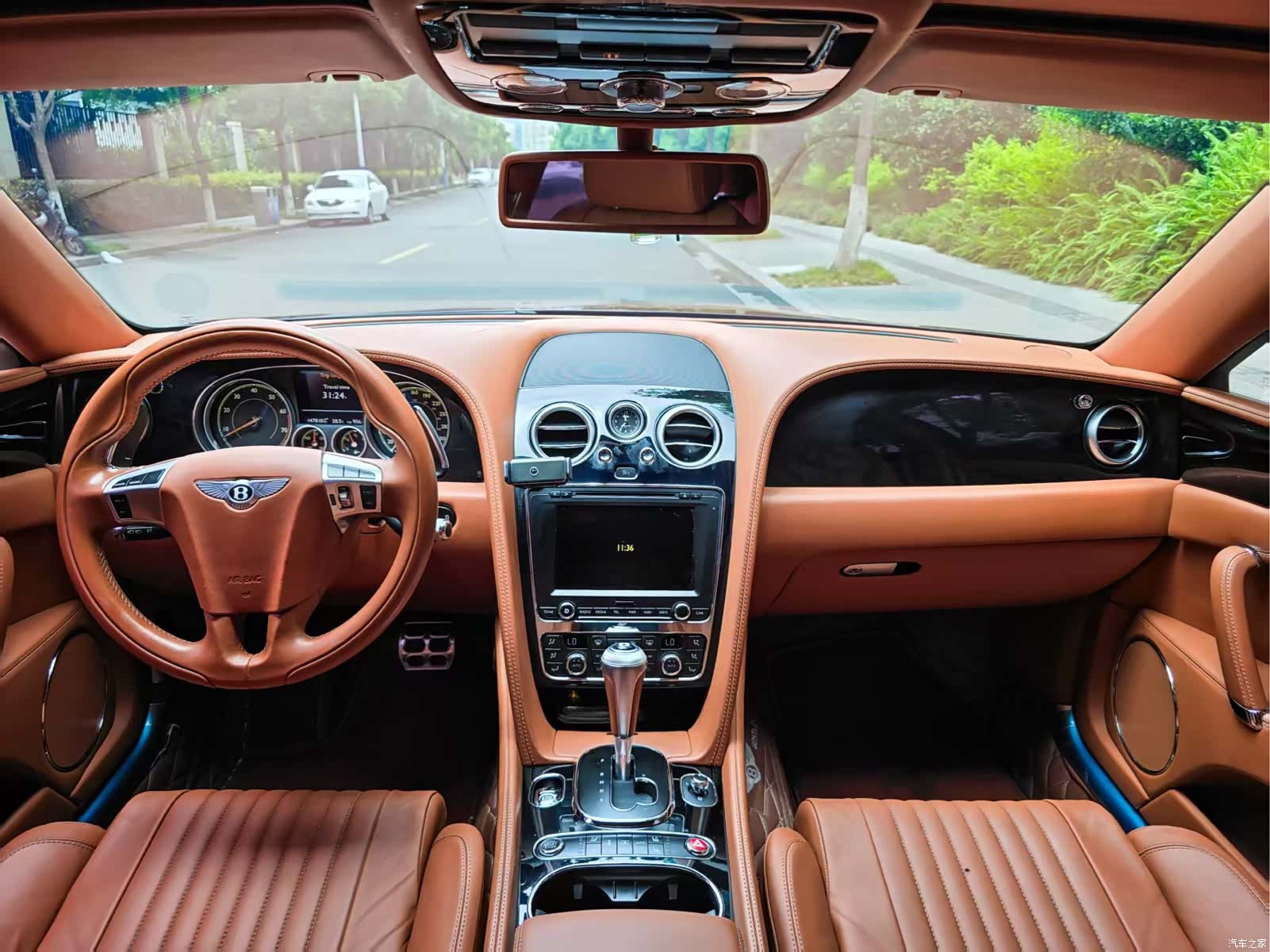 Bentley Flying Spur, 2018 8
