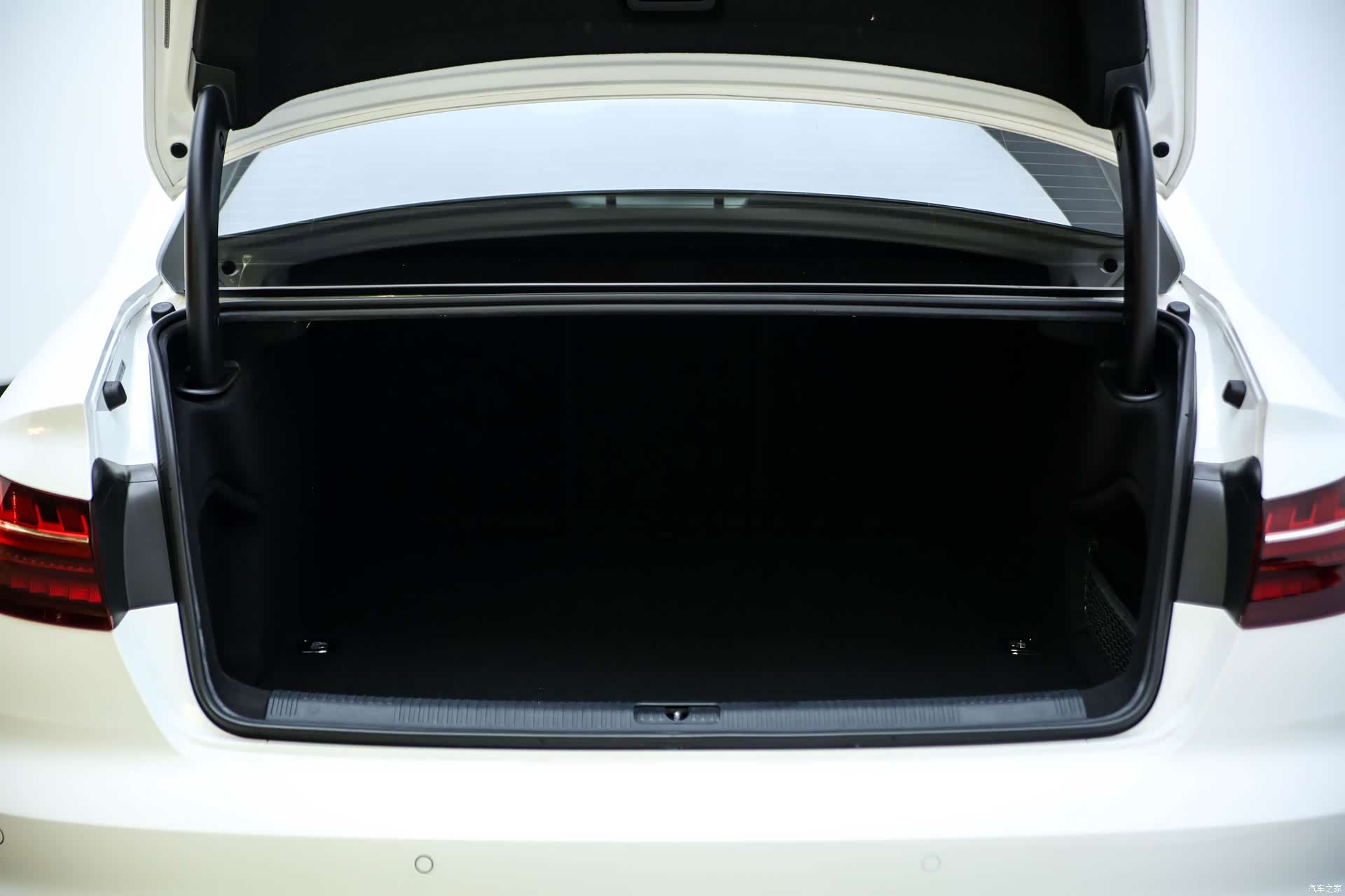 Audi A4L, 2021 17
