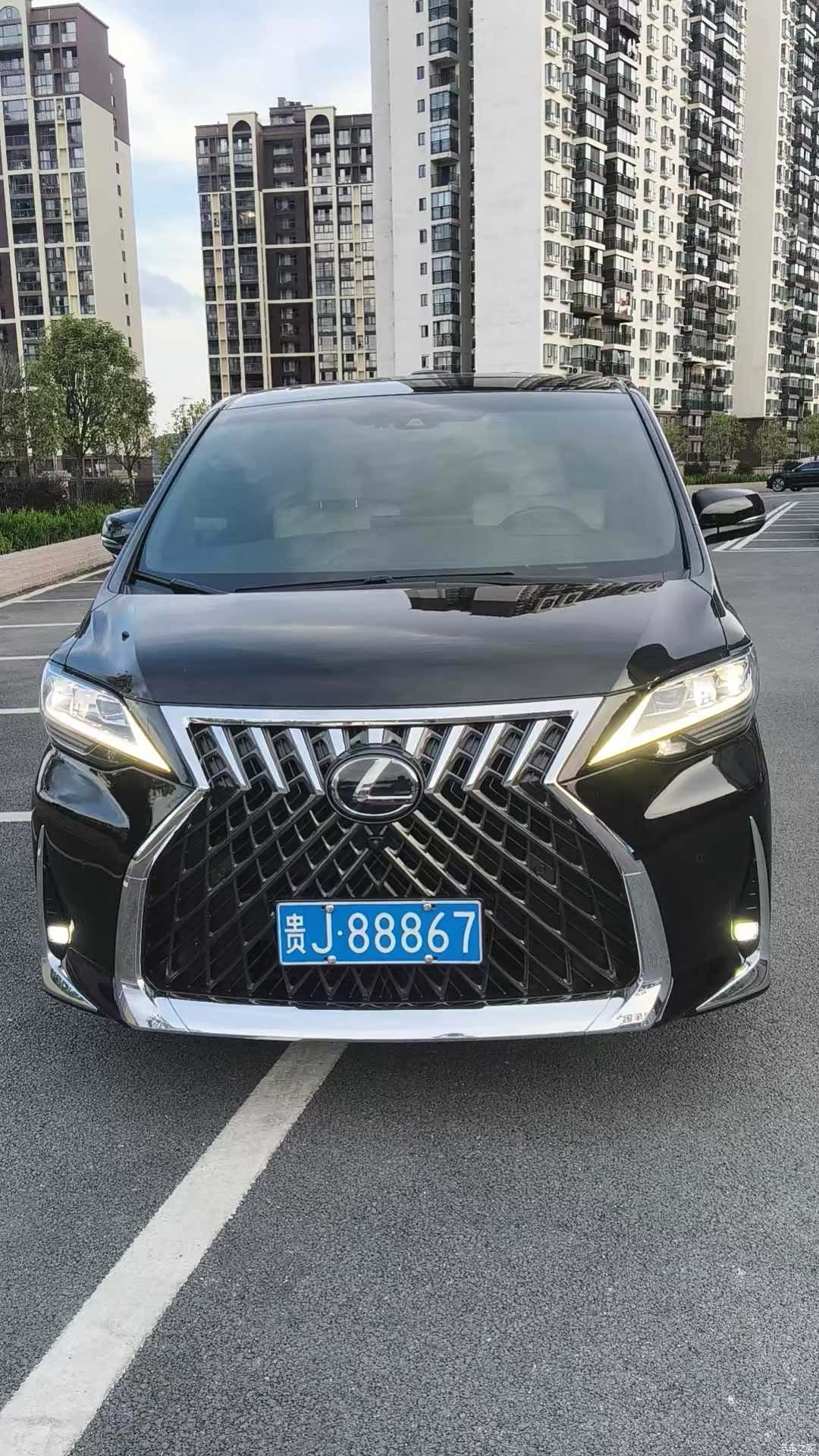 Lexus LM, 2022 2