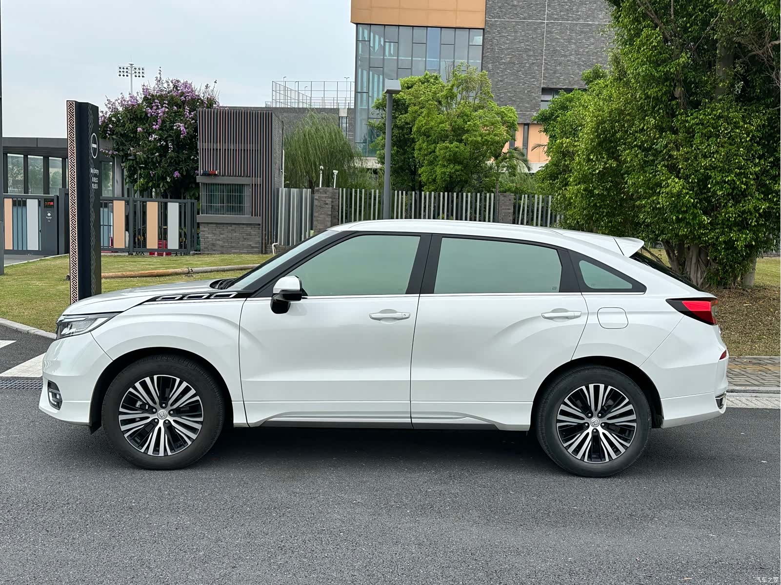 Honda Avancier, 2019 3