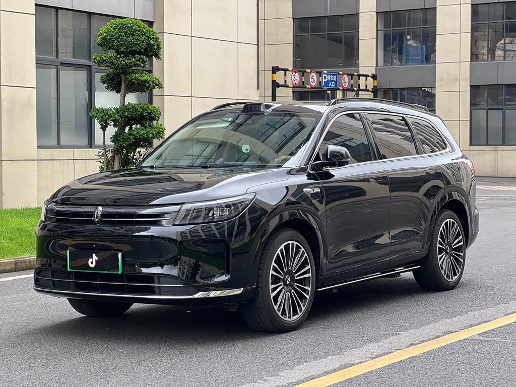 AITO M7