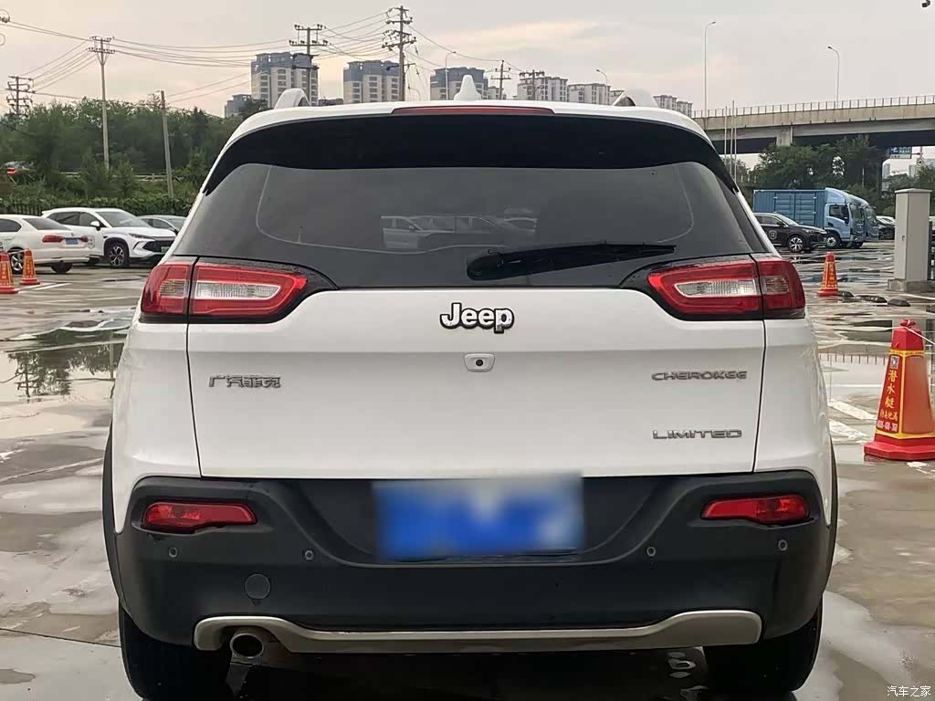 Jeep Cherokee, 2021 6