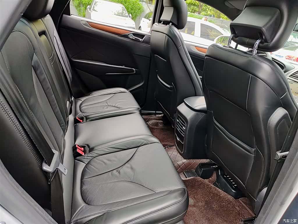 Lincoln MKC, 2017 11