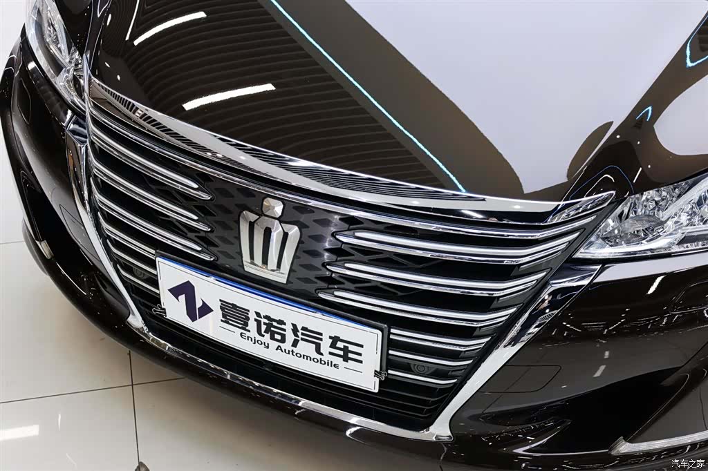 Toyota Crown, 2017 10