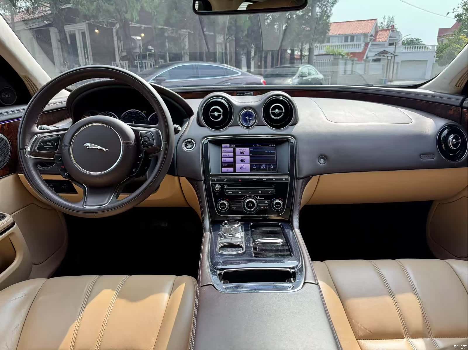 Jaguar XJ, 2013 7