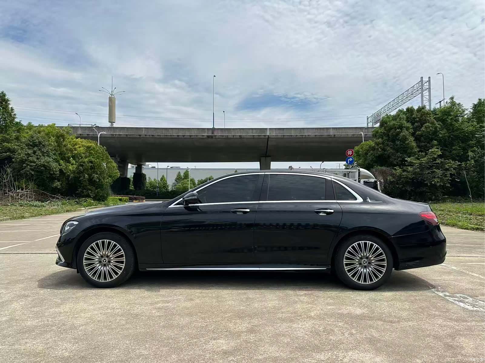 Mercedes-Benz E-Class, 2022 4