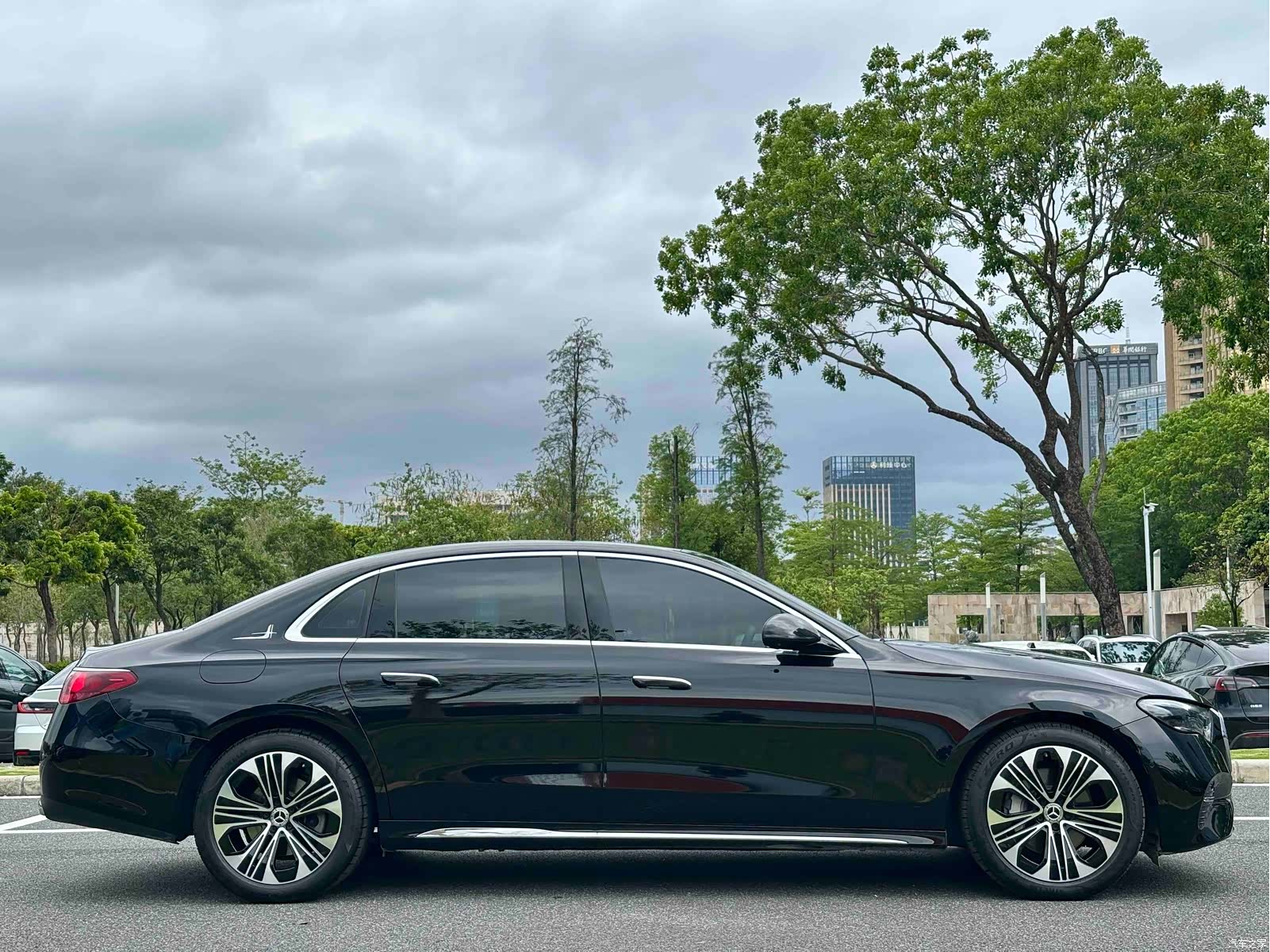 Mercedes-Benz E-Class, 2025 17