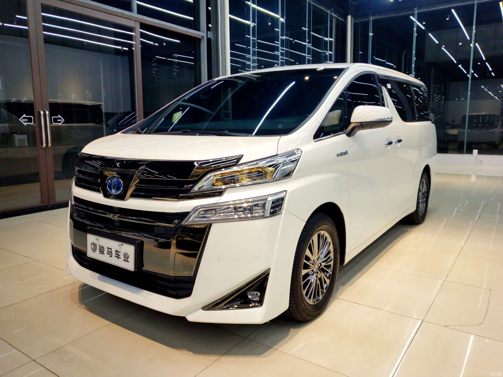 Toyota Vellfire, 2021 3
