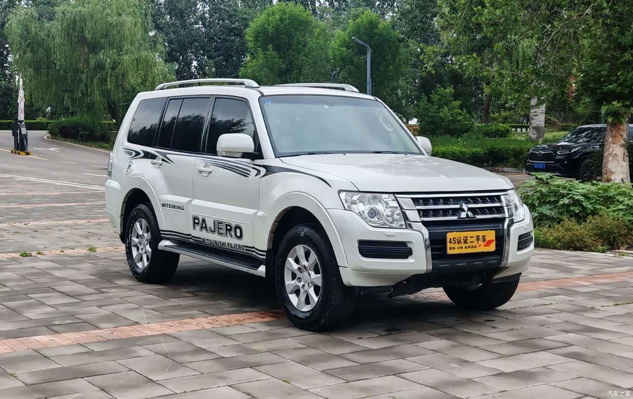 Mitsubishi Pajero, 2016 3