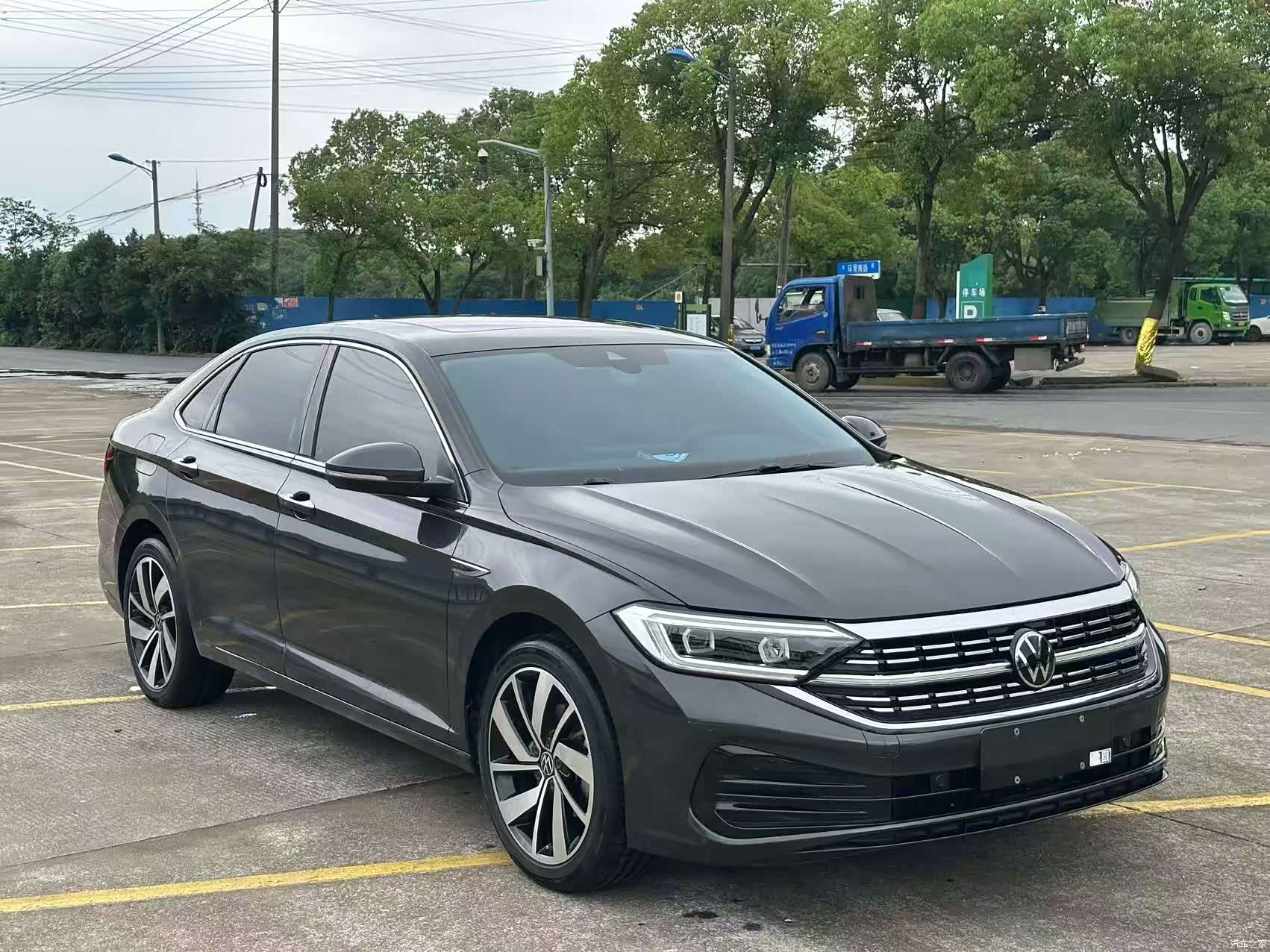 Volkswagen Sagitar, 2023 3