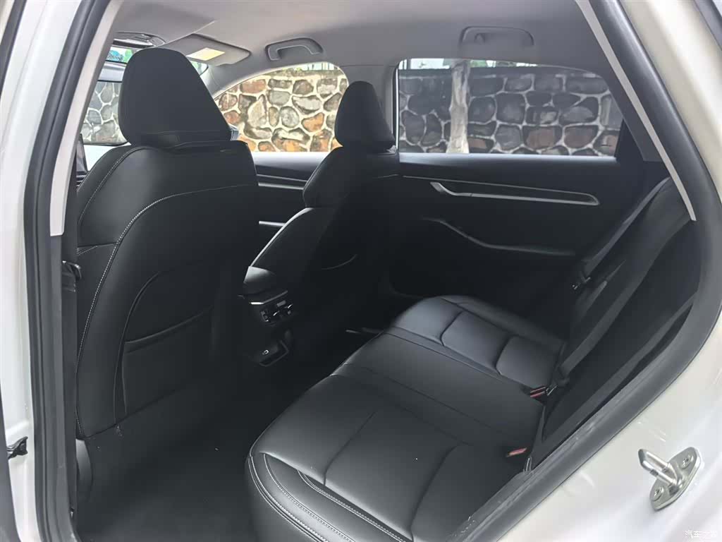 Geely Emgrand, 2024 17