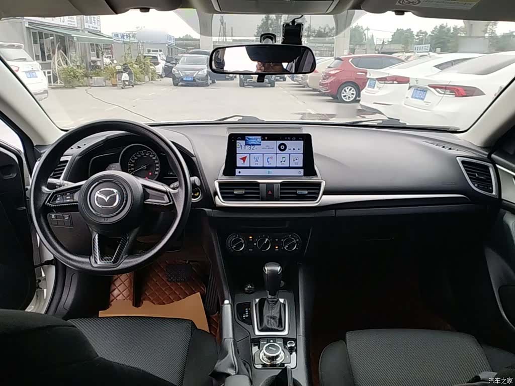 Mazda Mazda3, 2019 10