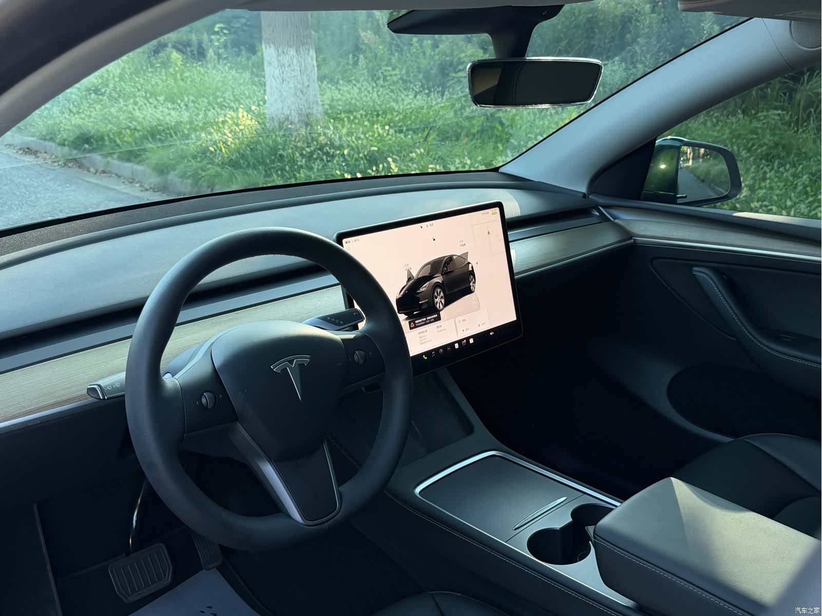 Tesla Model Y, 2023 10