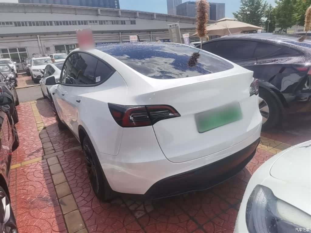 Tesla Model Y, 2024 4