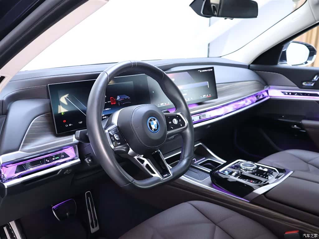 BMW i7, 2023 11