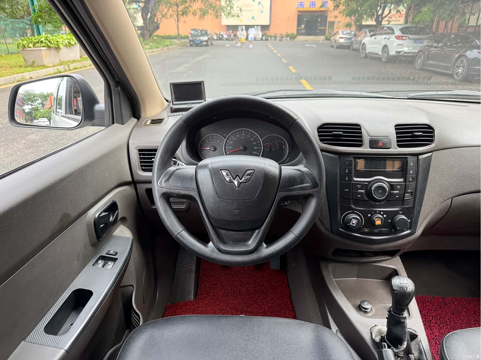 Wuling Hongguang, 2019 13