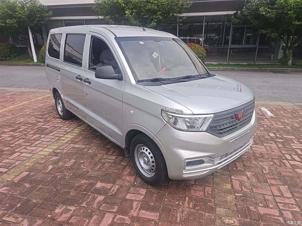 Wuling Hongguang, 2022 4