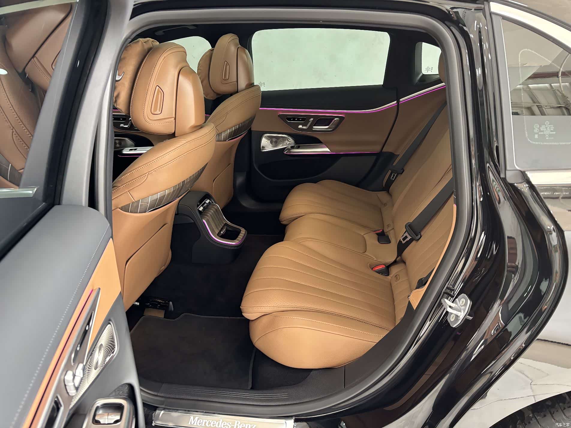 Mercedes-Benz E-Class, 2026 21