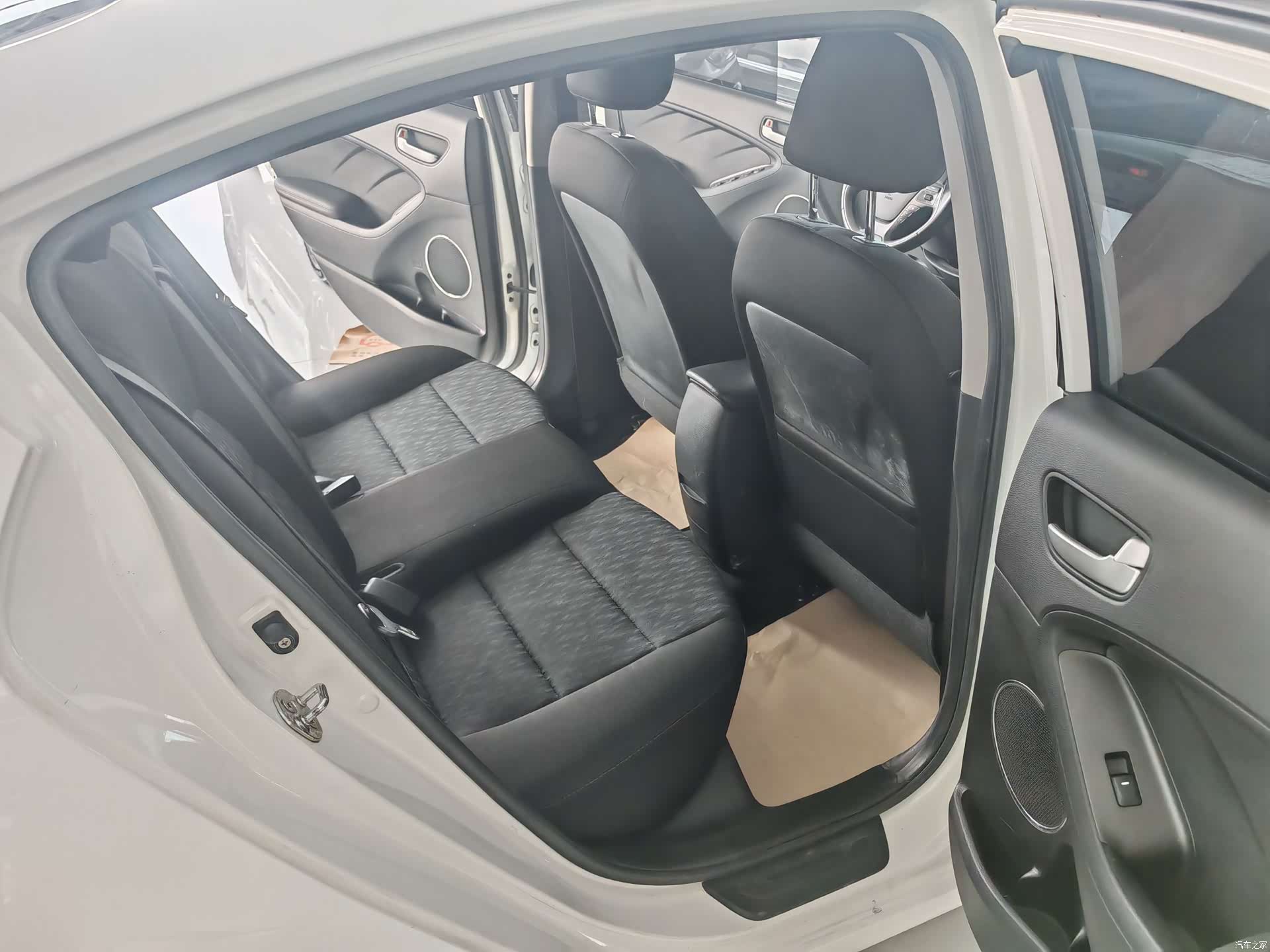 Kia K3, 2014 12