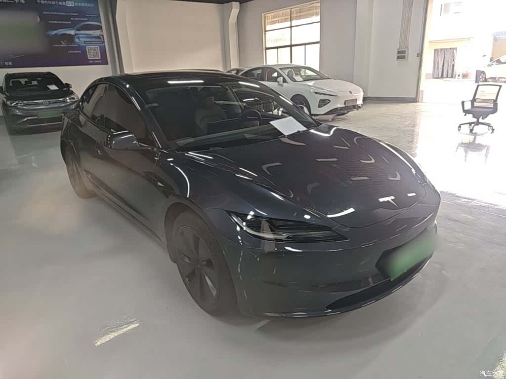 Tesla Model 3, 2024 4
