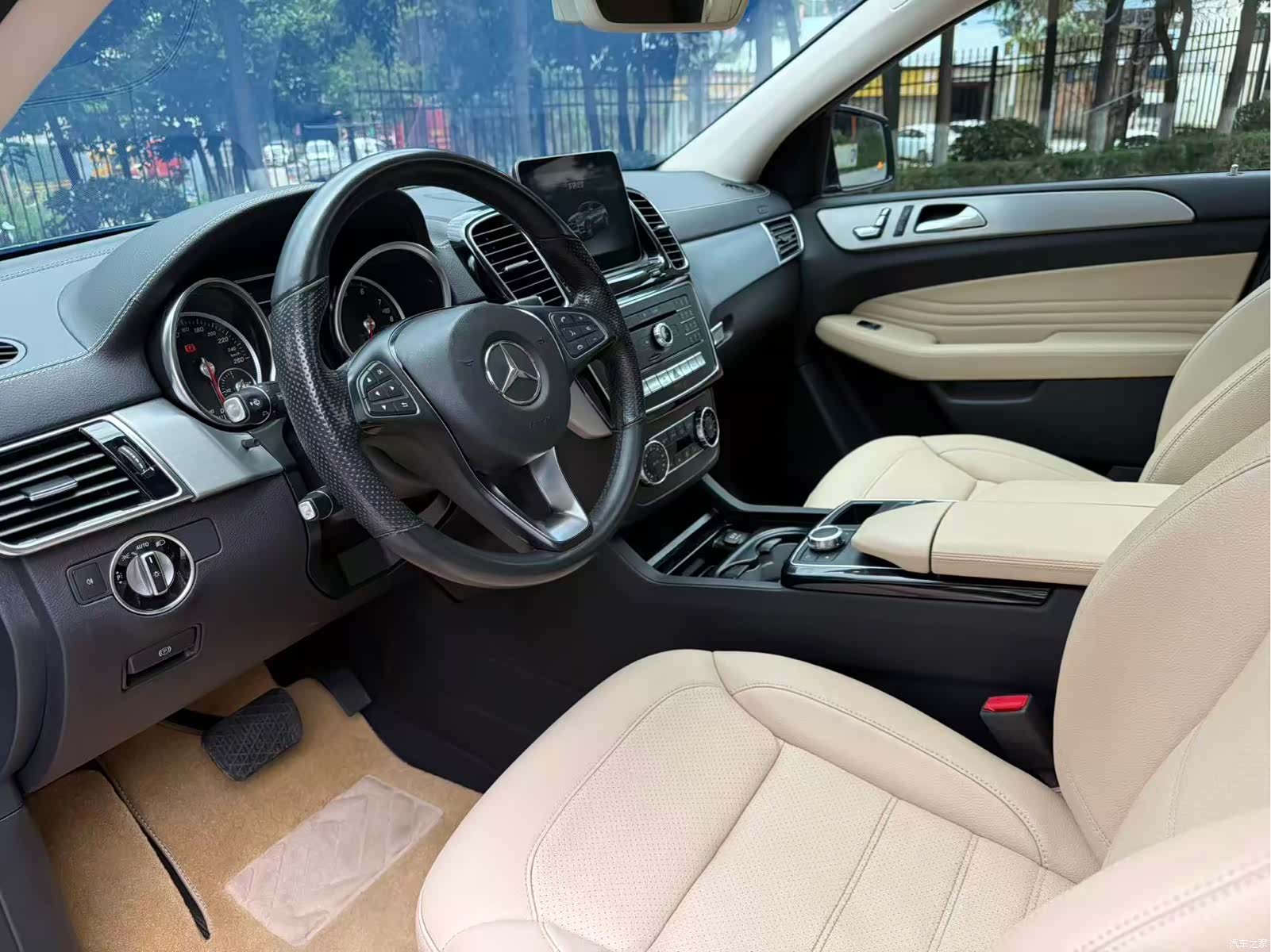 Mercedes-Benz GLE, 2019 22