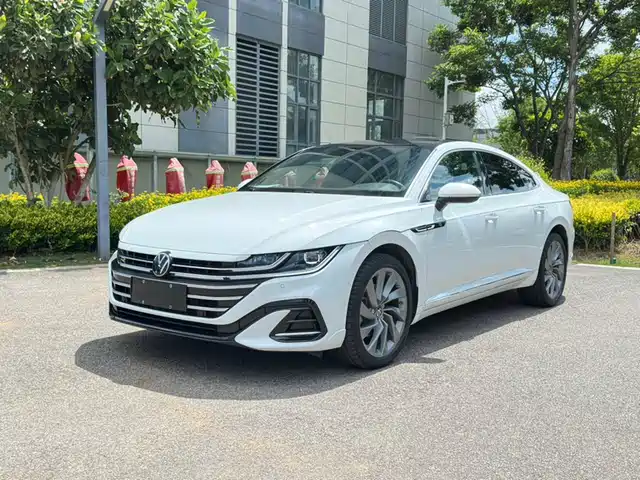 Volkswagen CC 2024 — купить из Китая под заказ