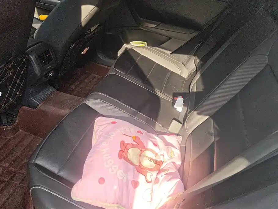 Volkswagen T-ROC exploring Songs