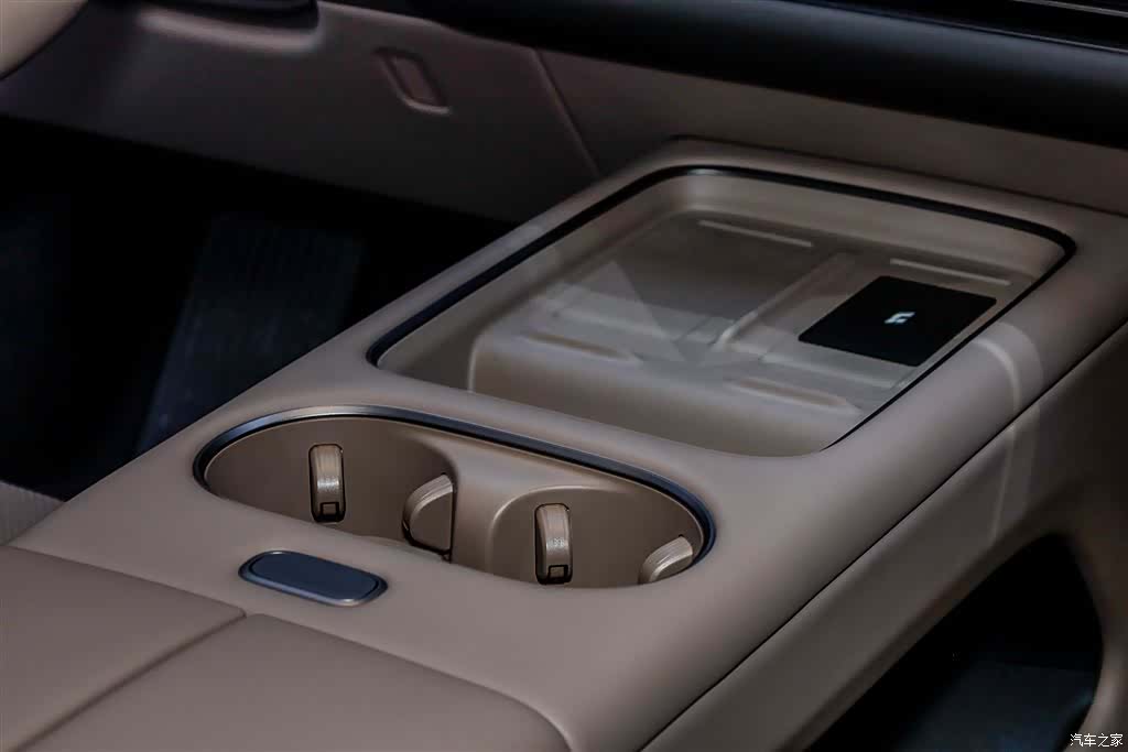 Li Auto i6, 2025 30