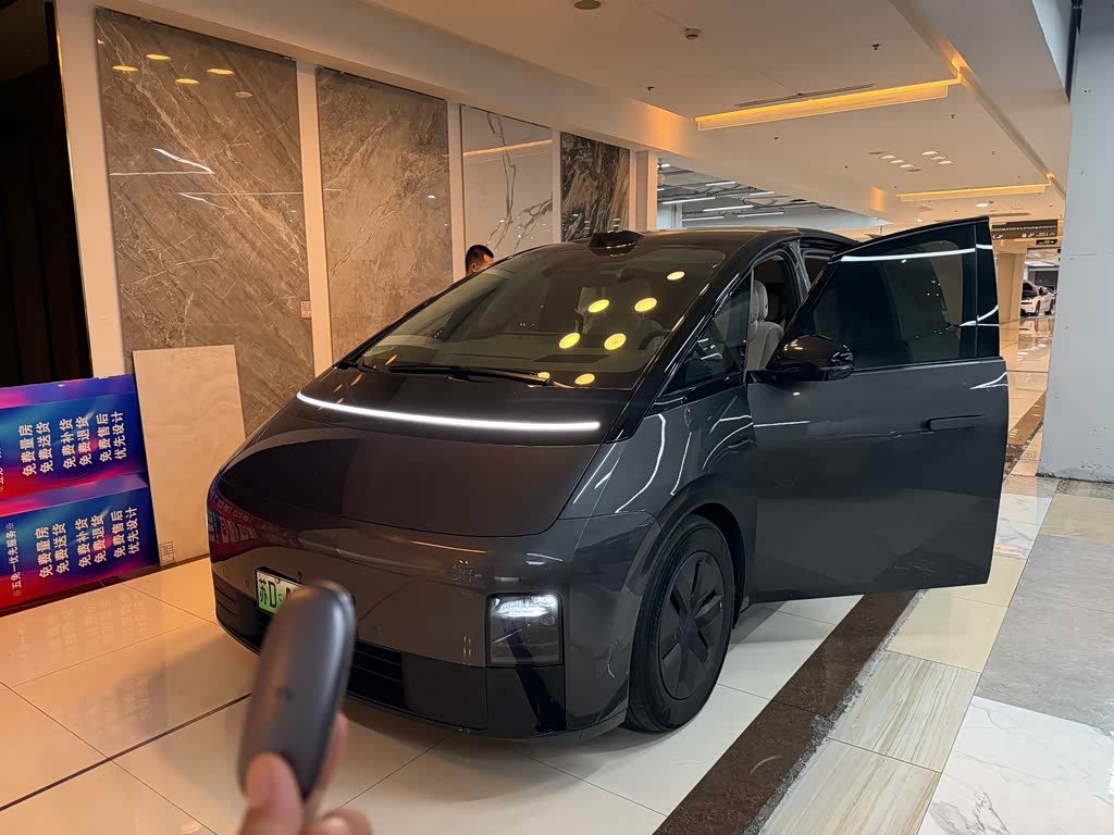 Li Auto MEGA