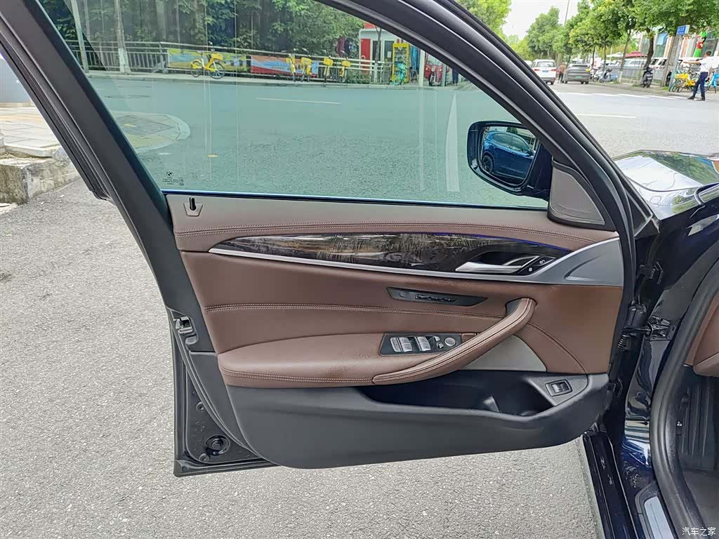 BMW 5 Series, 2022 6
