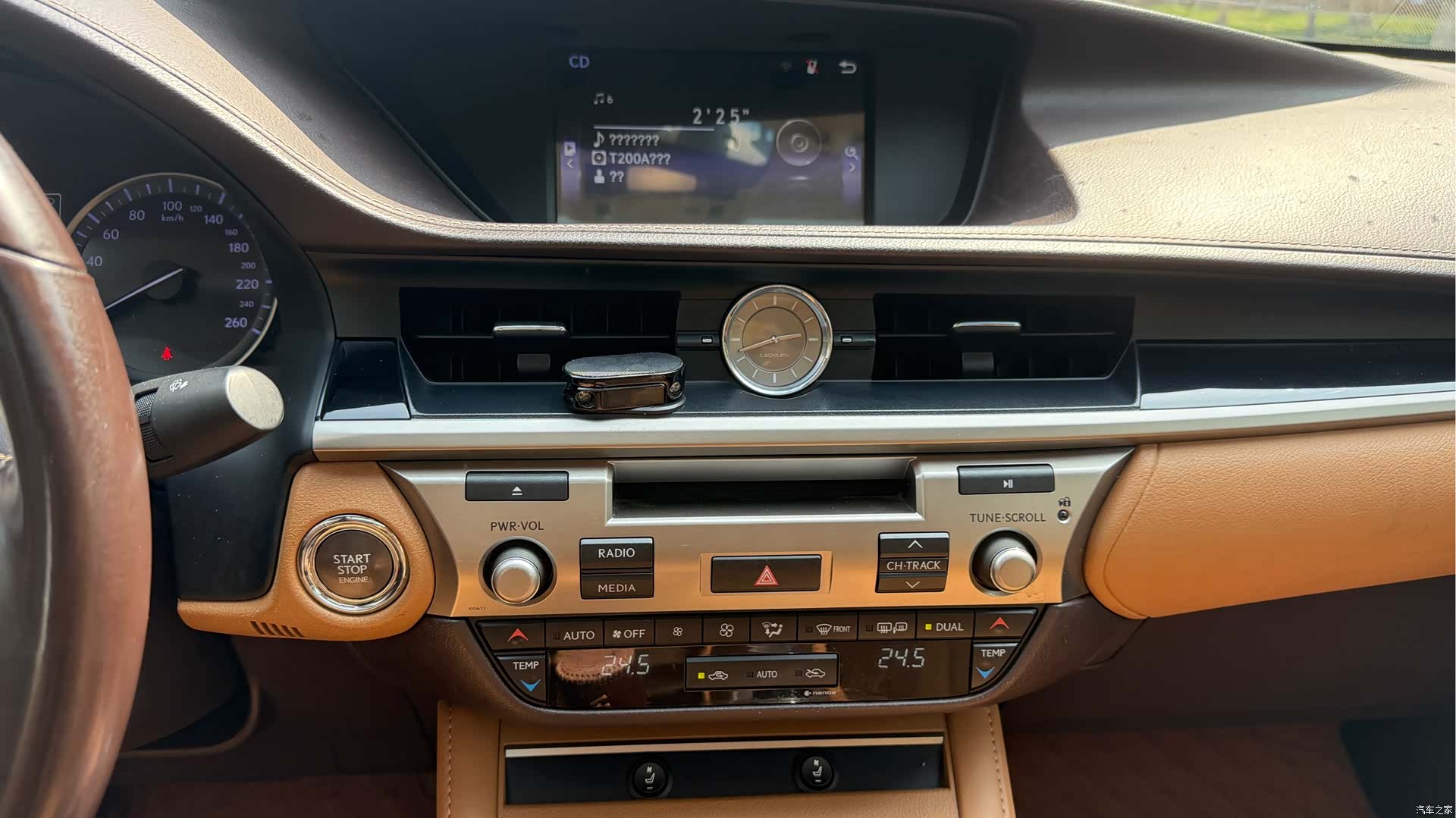 Lexus ES, 2018 14