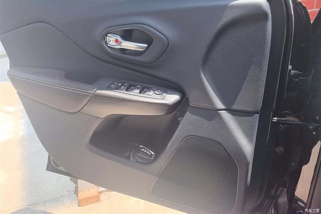 Jeep Cherokee, 2021 7