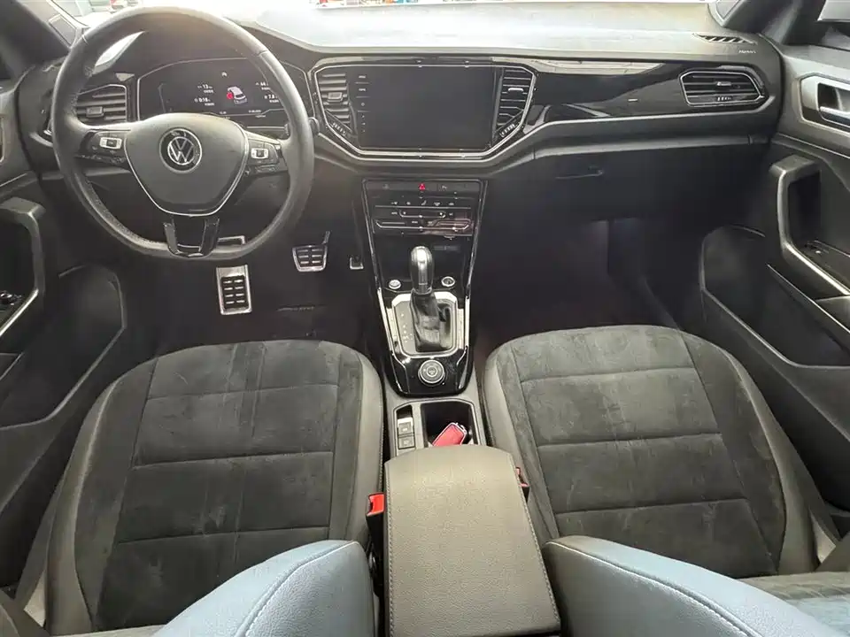 Volkswagen T-ROC exploring Songs