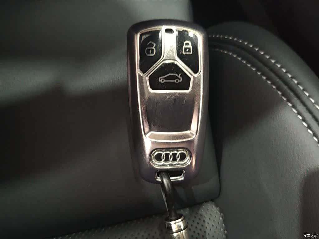 Audi Q5L, 2024 9