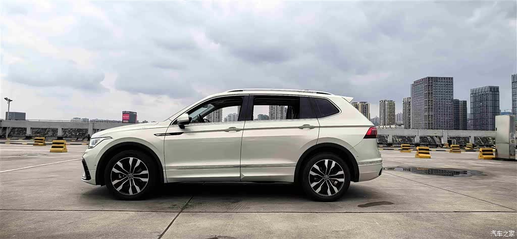 Volkswagen Tiguan L, 2022 2