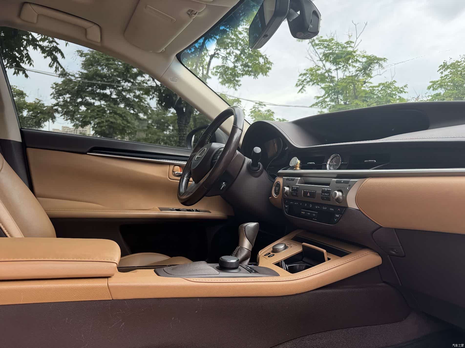 Lexus ES, 2016 9