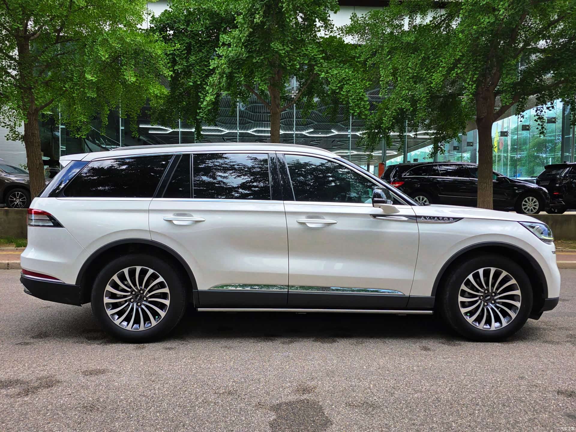 Lincoln Aviator, 2023 8