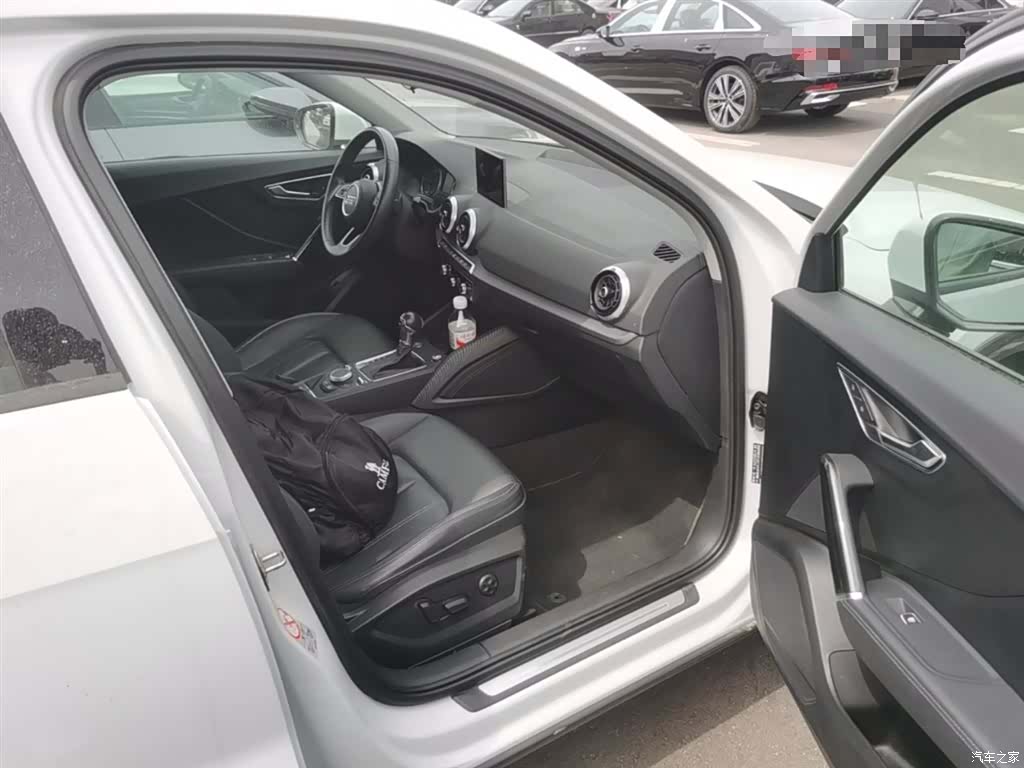 Audi Q2L, 2024 11
