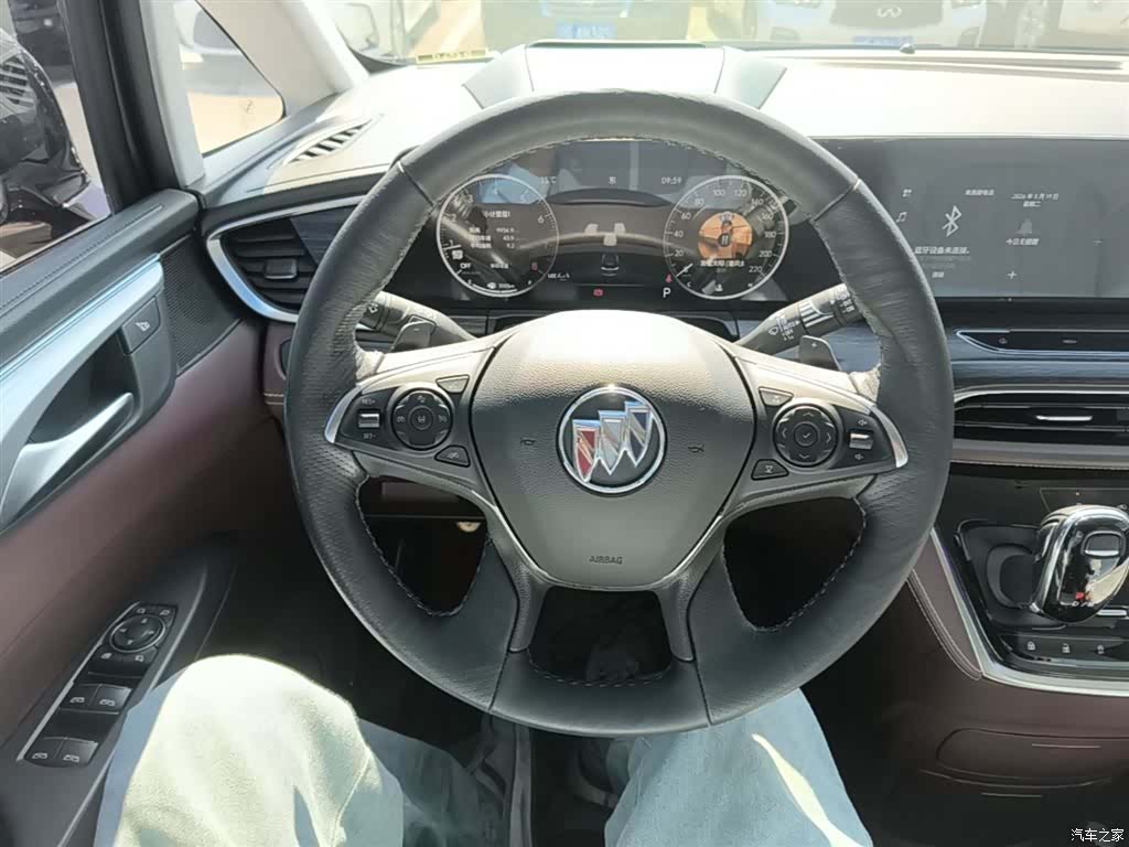 Buick GL8, 2022 11