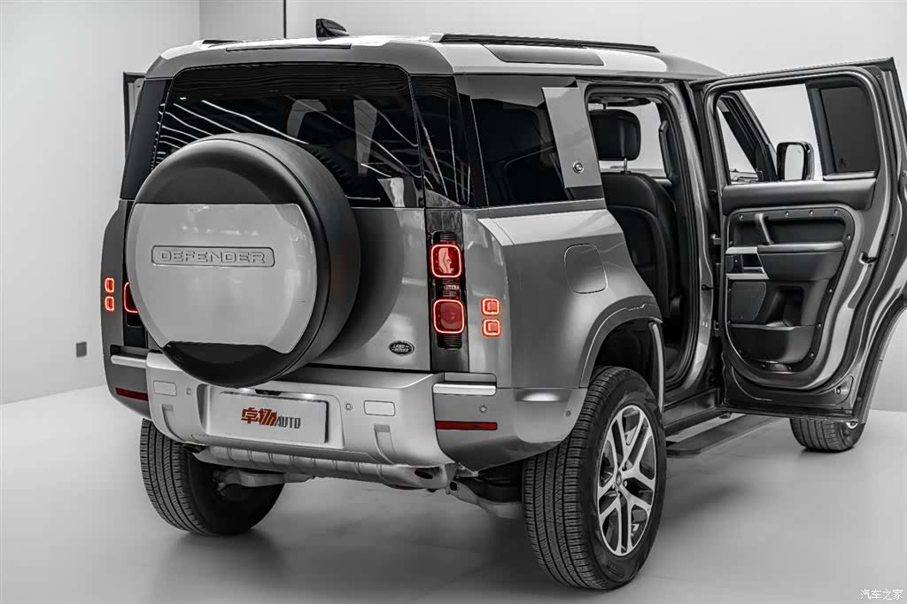 Land Rover Defender, 2024 37