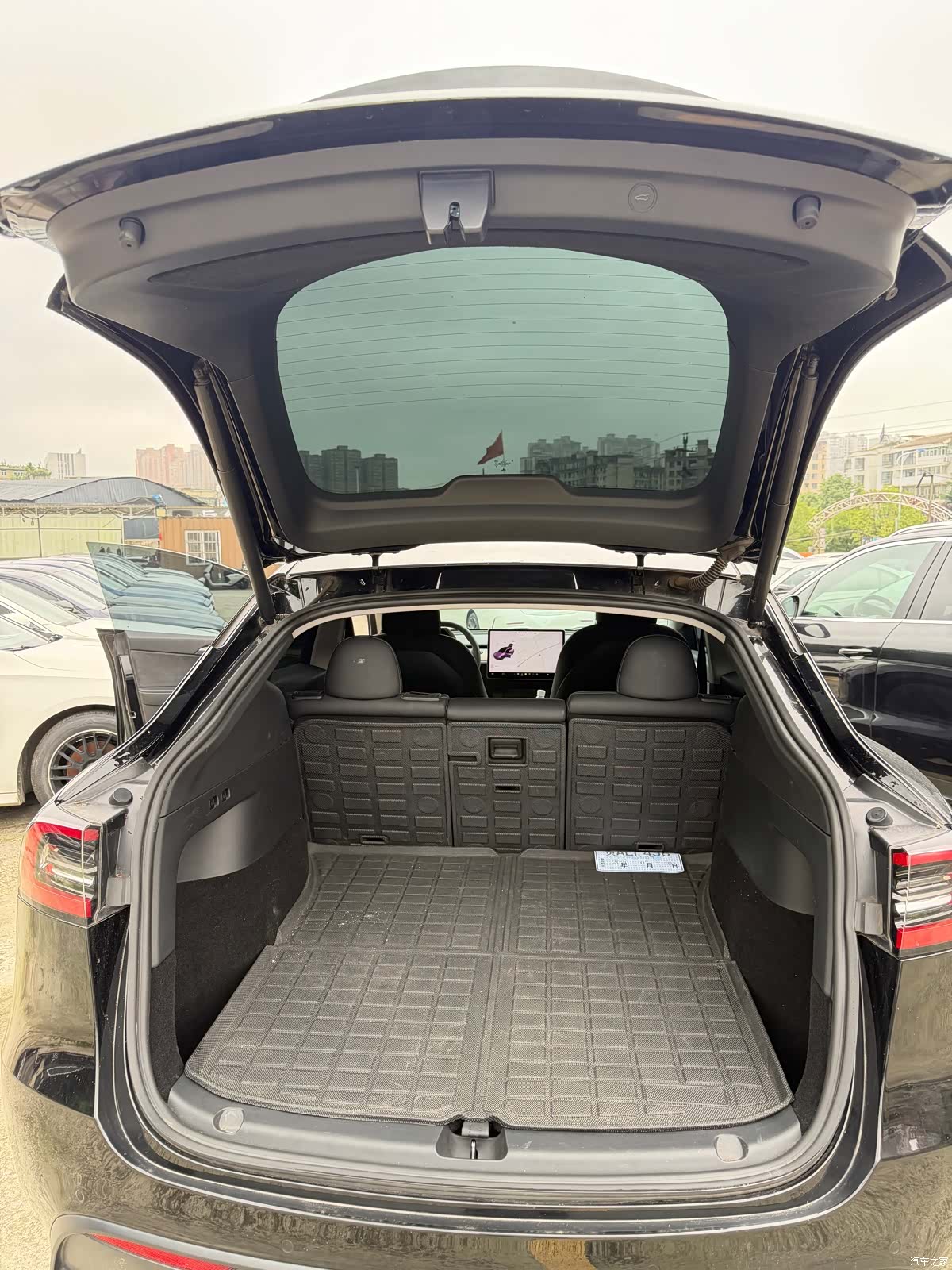 Tesla Model Y, 2021 13