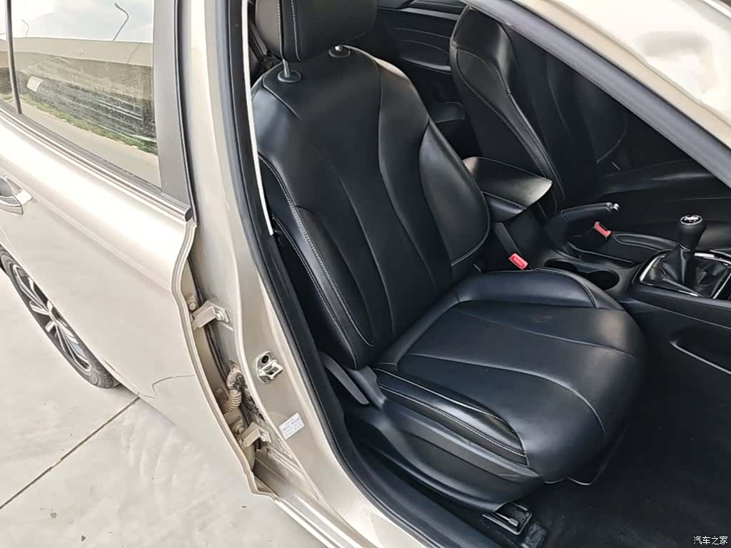 Roewe i5, 2021 25