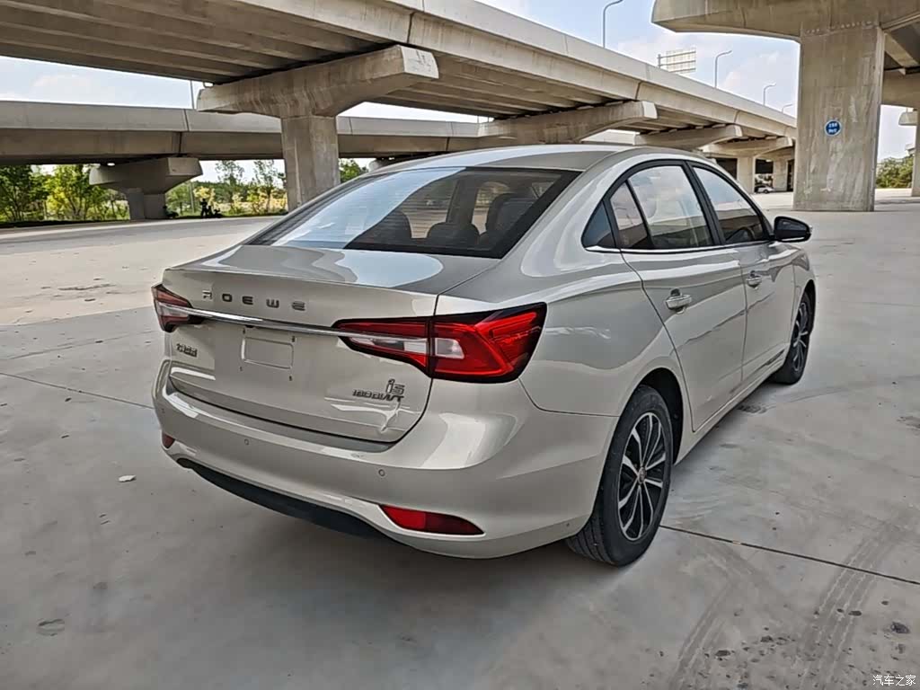 Roewe i5, 2021 7