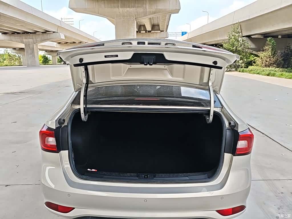 Roewe i5, 2021 19
