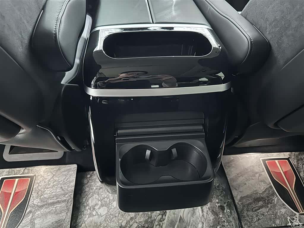 Hongqi HQ9, 2023 12